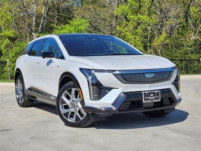 New 2025 Cadillac Optiq Luxury 1