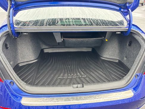 Used 2018 Honda Accord Sport image 17