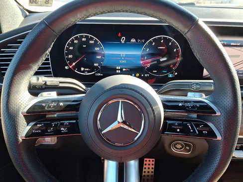 Certified 2025 Mercedes-Benz GLS 450 4MATIC image 19