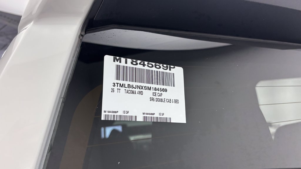 Used 2025 Toyota Tacoma SR5 AWD/4WD image 41