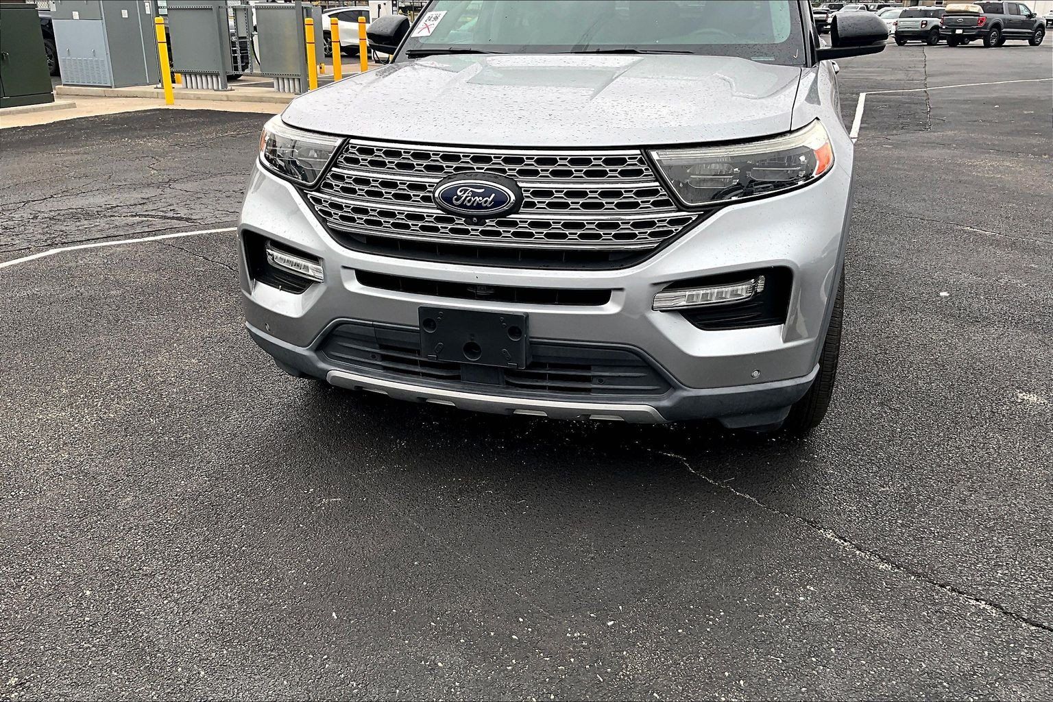 Used 2021 Ford Explorer Limited w/ Hybrid Equipment Group 310A RWD image 4