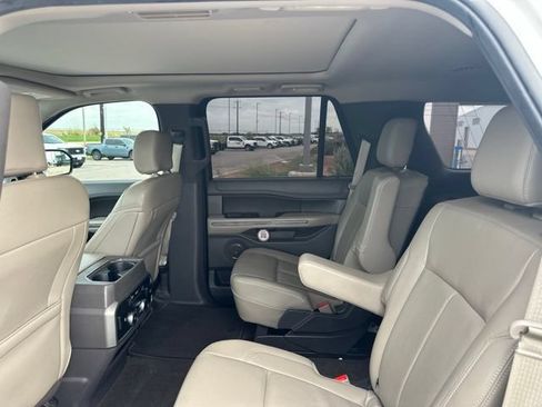 Used 2020 Ford Expedition XLT w/ Equipment Group 202A RWD image 5