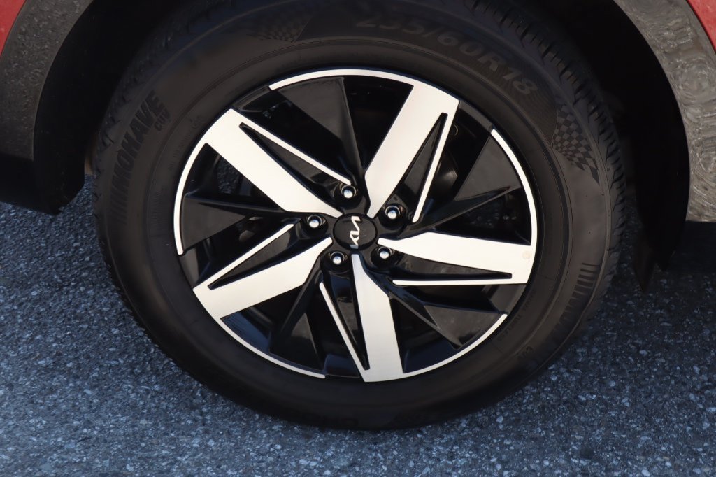 Used 2022 Kia Sorento S FWD image 11