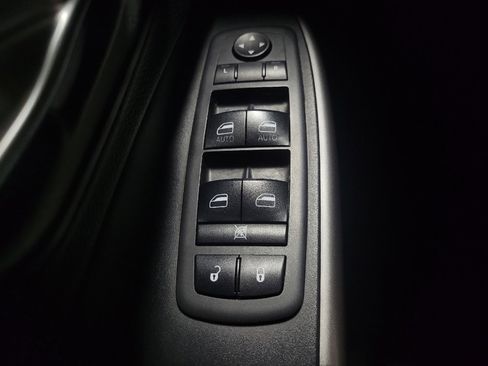 Used 2021 Jeep Cherokee Latitude Plus image 27