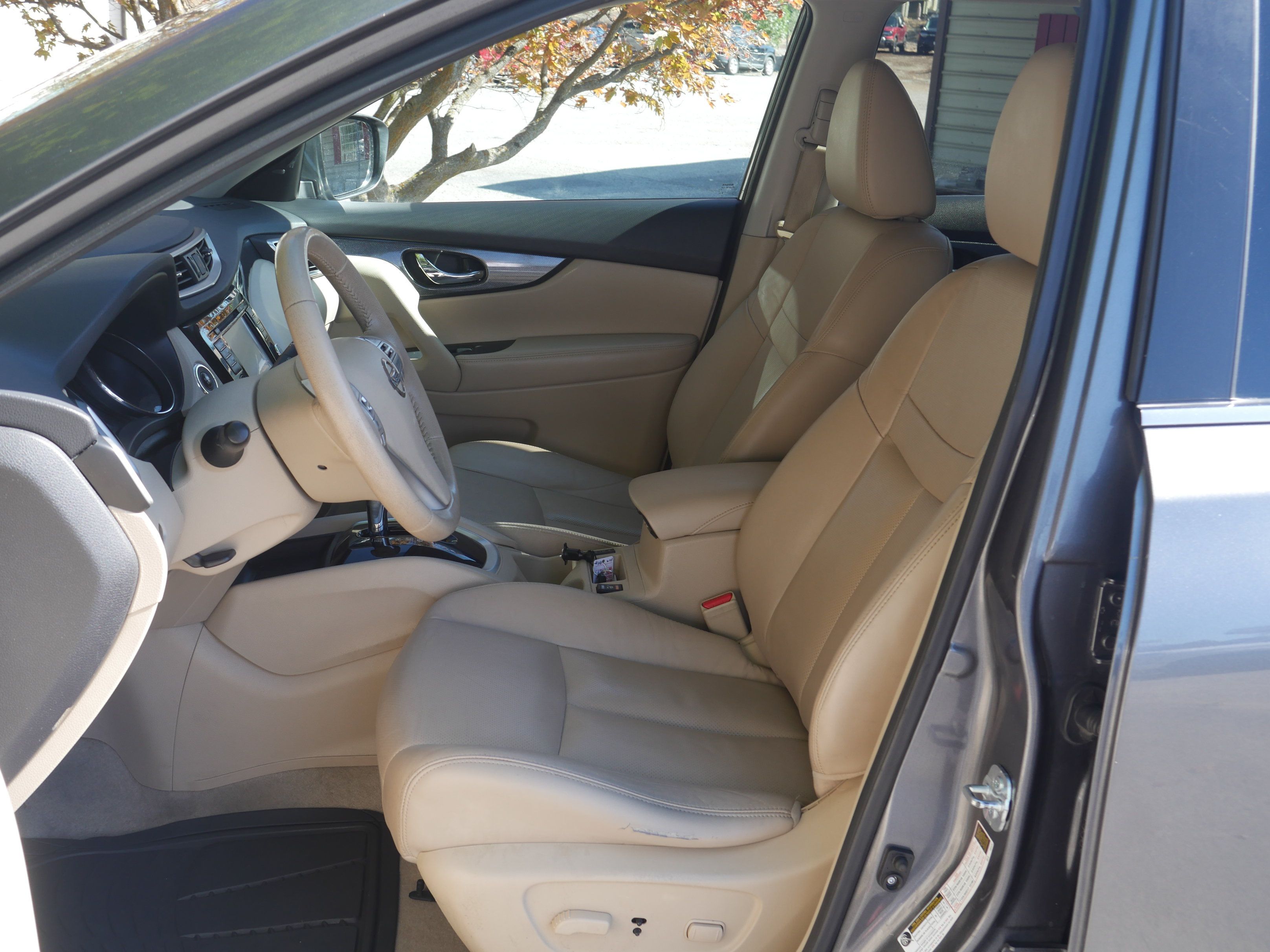 Used 2015 Nissan Rogue SL w/ SL Premium Package AWD/4WD image 3