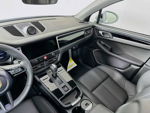 New 2026 Porsche Macan image 24