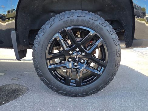 Used 2023 Chevrolet Silverado 1500 LT Trail Boss w/ LT Trail Boss Premium Package image 15