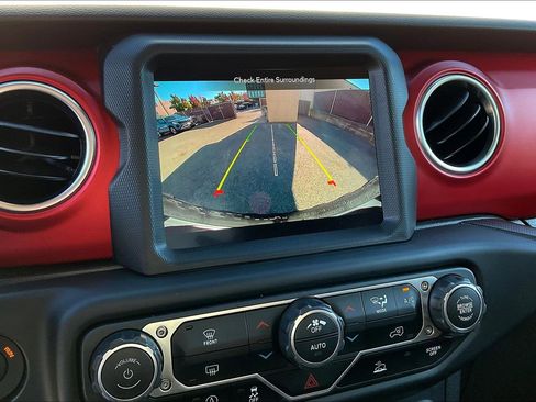 Used 2023 Jeep Wrangler Unlimited Rubicon image 20