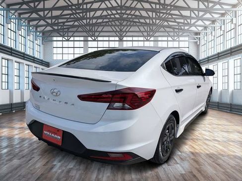 Used 2019 Hyundai Elantra SE w/ Cargo Package FWD image 4