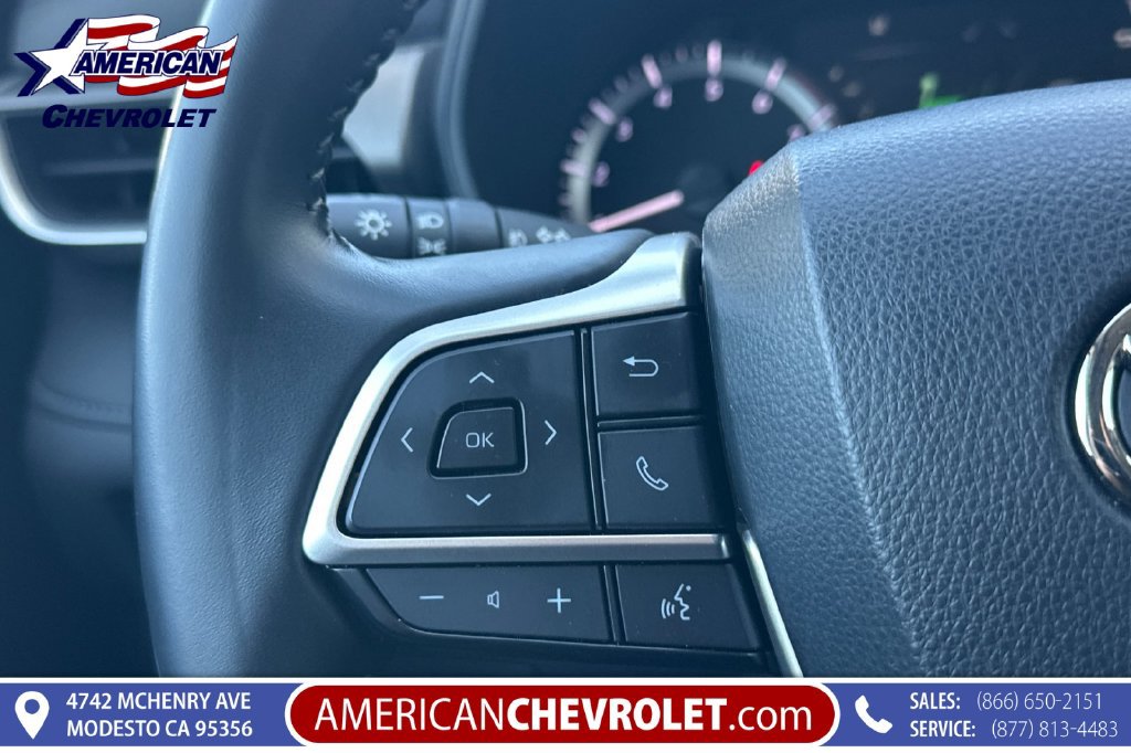 Used 2023 Toyota Highlander LE AWD/4WD image 33