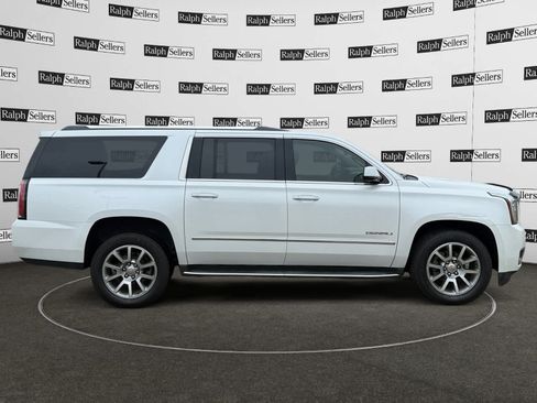 Used 2017 GMC Yukon XL Denali w/ Open Road Package AWD/4WD image 6