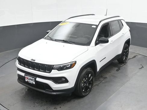 New 2026 Jeep Compass Latitude AWD/4WD image 36