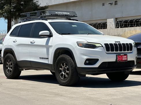 Used 2019 Jeep Cherokee Latitude Plus AWD/4WD image 10