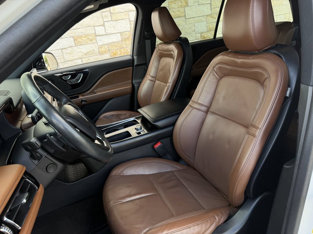 Used 2023 Lincoln Aviator Reserve w/ Equipment Group 201A RWD image 8