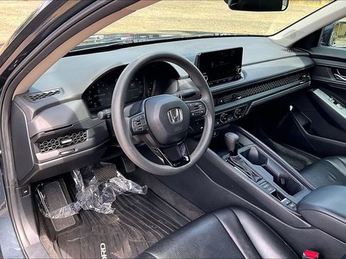 Used 2024 Honda Accord EX image 17