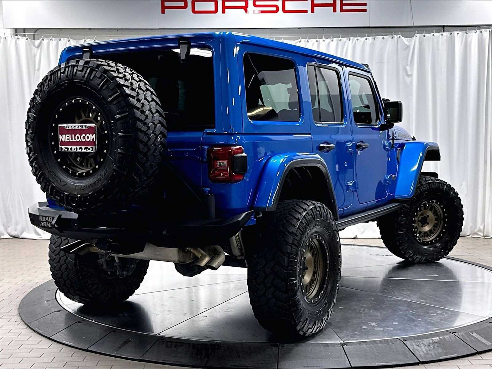 Used 2023 Jeep Wrangler Unlimited Rubicon 392 w/ Trailer Tow Package AWD/4WD image 10