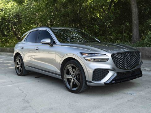 Used 2024 Genesis GV70 3.5T Sport w/ Sport Advanced Package AWD/4WD image 2