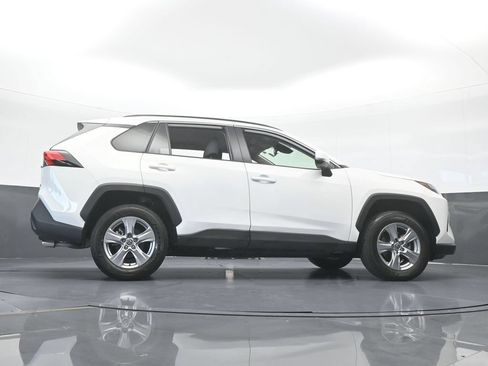 Used 2024 Toyota RAV4 XLE AWD/4WD image 57