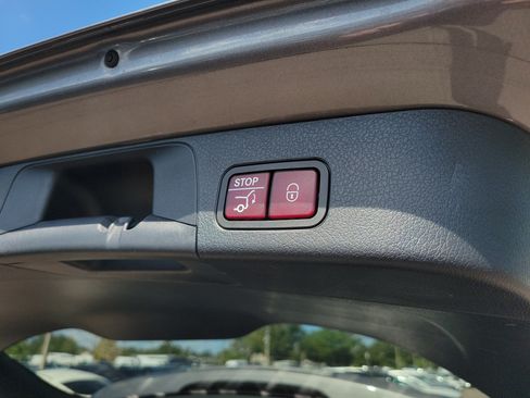 Used 2021 Mercedes-Benz GLB 250 image 9