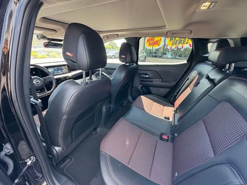 Used 2025 Nissan Kicks SR w/ SR Premium Package AWD/4WD image 10