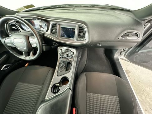 Used 2022 Dodge Challenger GT RWD image 10