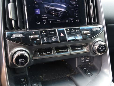 Used 2023 Lexus LX 600 F Sport w/ Accessory Package (Z1) AWD/4WD image 28