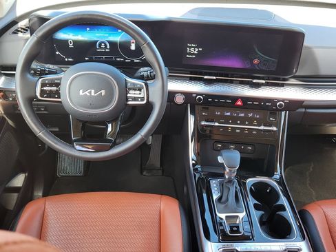 Certified 2024 Kia Carnival SX Prestige FWD image 26