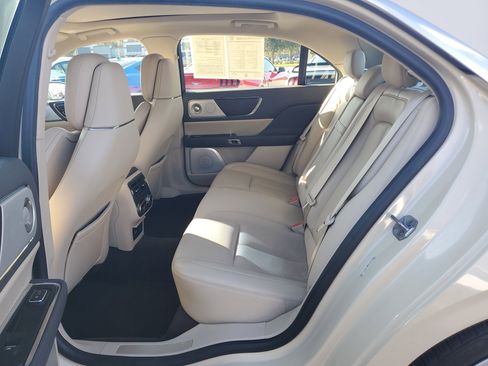 Used 2018 Lincoln Continental Reserve image 26