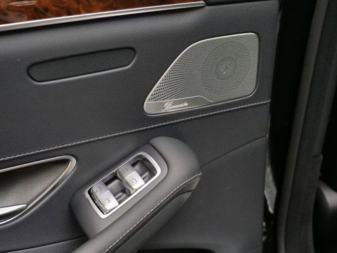 Used 2015 Mercedes-Benz S 550 4MATIC Sedan image 36