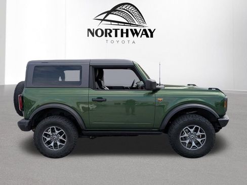 Used 2022 Ford Bronco Badlands image 3