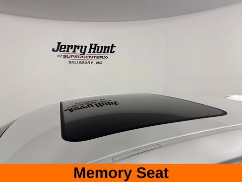 Used 2024 BMW 330i Sedan image 13