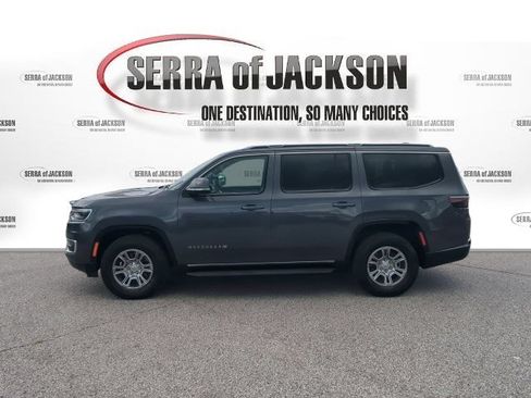 Used 2022 Jeep Wagoneer Series I AWD/4WD image 5