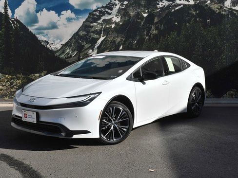 Certified 2024 Toyota Prius XLE image 6