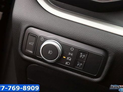 Used 2022 Ford Explorer XLT w/ Equipment Group 202A image 27