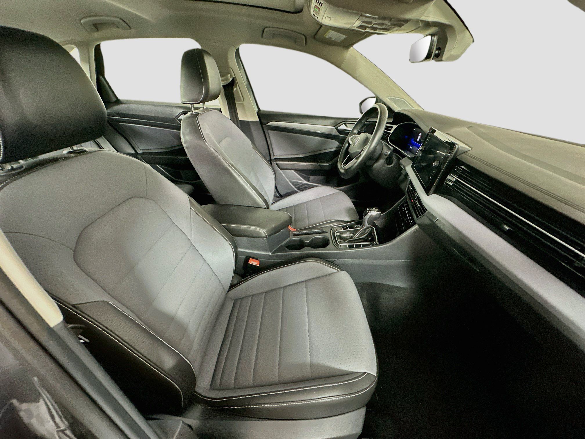 Used 2025 Volkswagen Jetta SE FWD image 30