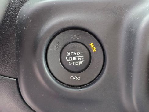 Used 2020 Jeep Gladiator Overland AWD/4WD image 20