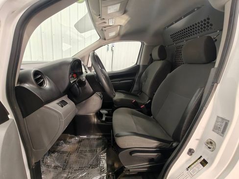 Used 2018 Chevrolet City Express LS image 28