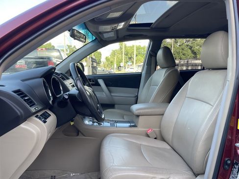 Used 2010 Toyota Highlander SE FWD image 20