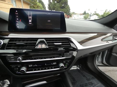 Used 2019 BMW 530i w/ Convenience Package image 56