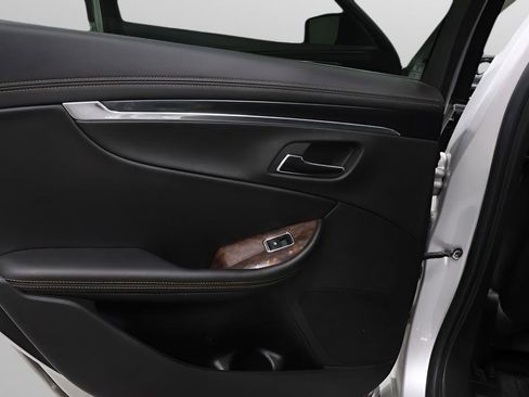 Used 2015 Chevrolet Impala LT FWD image 22