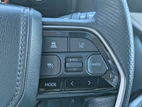 Used 2024 Toyota Sequoia Platinum AWD/4WD image 19