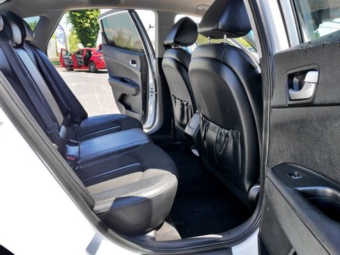 Used 2018 Kia Optima S FWD image 11