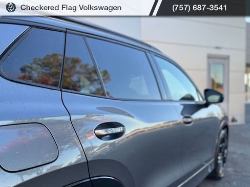 New 2026 Volkswagen Tiguan SE R-Line image 9