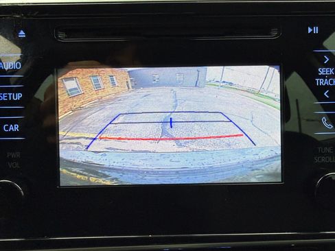 Used 2019 Toyota Corolla LE FWD image 14