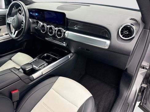 Certified 2022 Mercedes-Benz GLB 250 4MATIC image 16