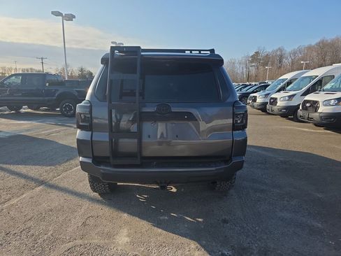 Used 2018 Toyota 4Runner TRD Off-Road Premium image 6