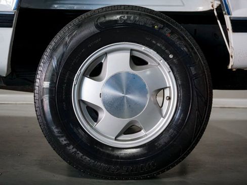 Used 1998 Chevrolet Silverado 1500 4x4 Regular Cab w/ Preferred Equipment Group 2 image 30