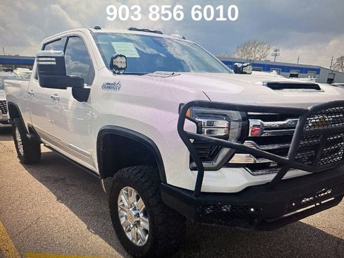 Used 2024 Chevrolet Silverado 2500 High Country w/ Technology Package image 3