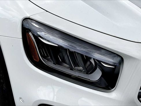 Used 2025 Mercedes-Benz GLB 250 image 13