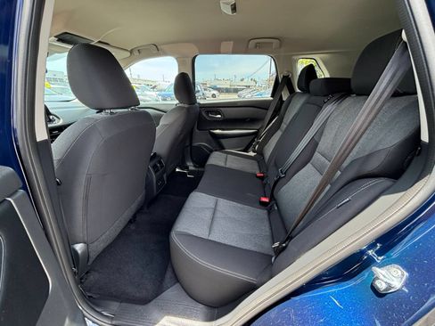 Used 2025 Nissan Rogue SV FWD image 29